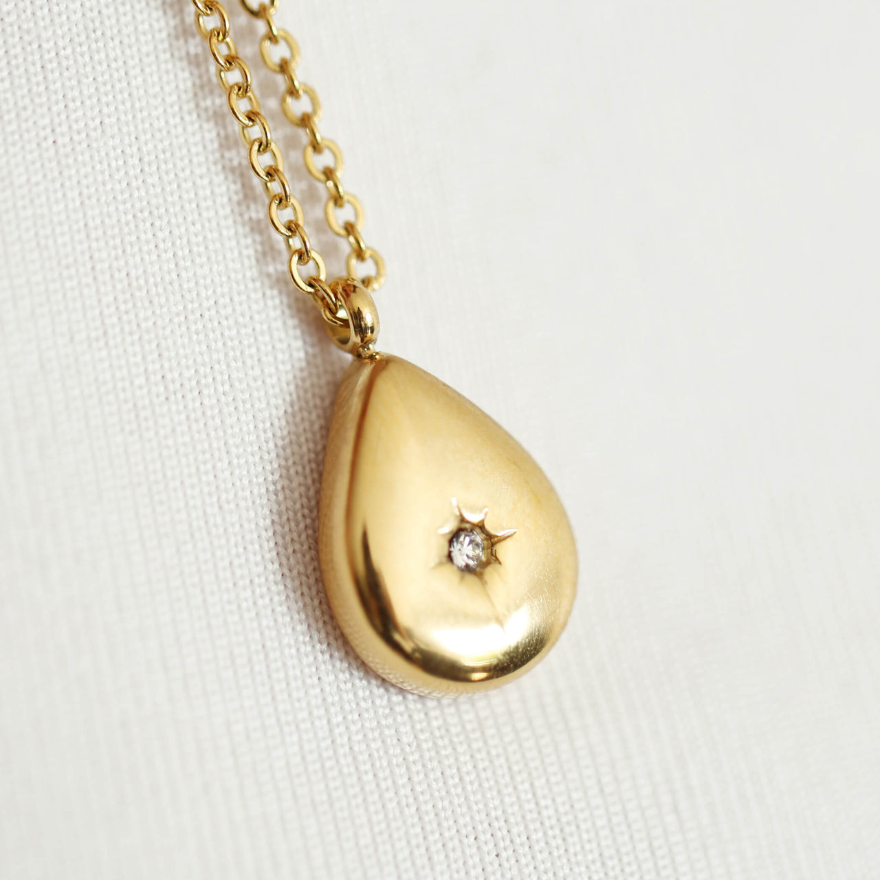 A Single Teardrop Halo Cz Stone Necklace