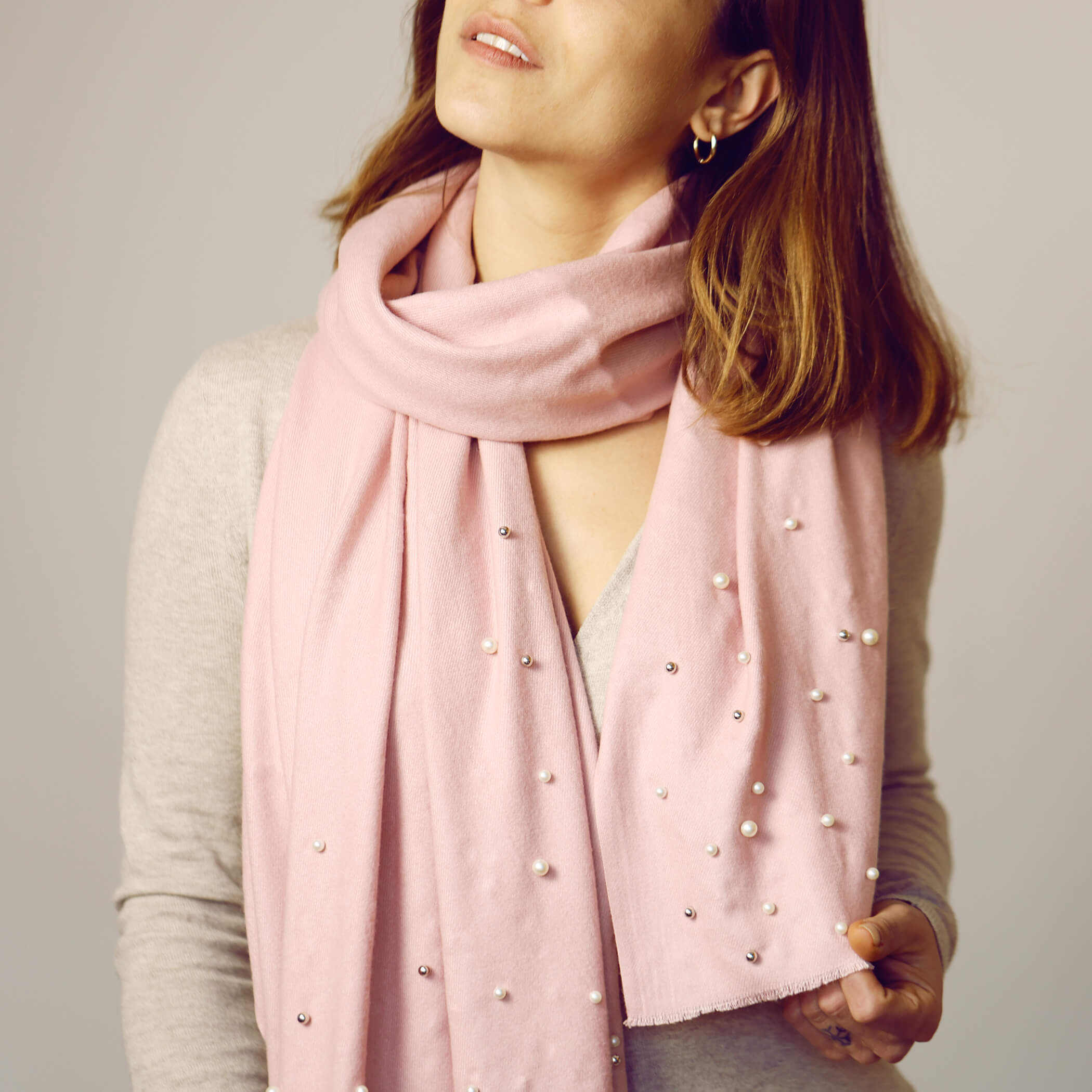 Retail Pink shawl-scarf with pearls